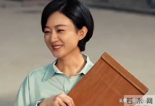 离婚4年，冯绍峰因颜值回春登上热搜，赵丽颖后悔了没？