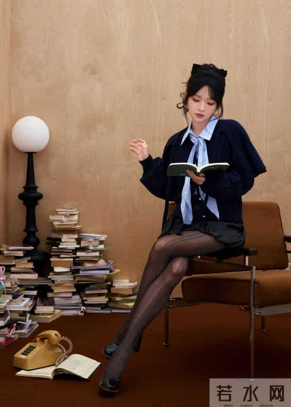 程潇黑丝连衣裙