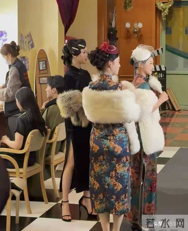 岳雨婷广州活动旗袍造型惊艳!腰臀比绝了,风情万种