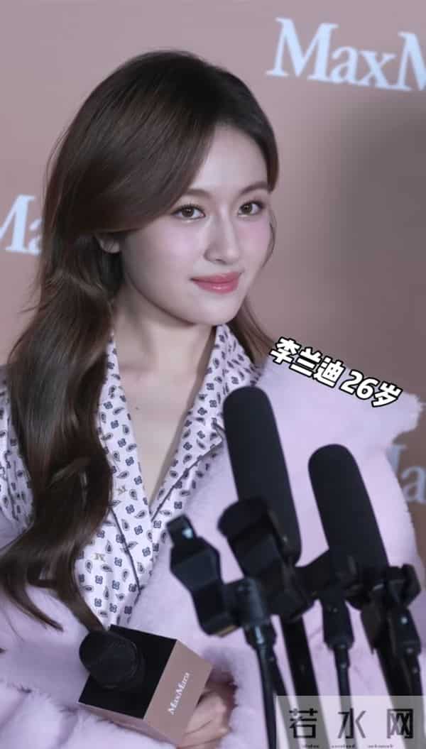 李兰迪这皮肤也太绝了吧,白里透红不说 好细腻清透呀,辨识度也高