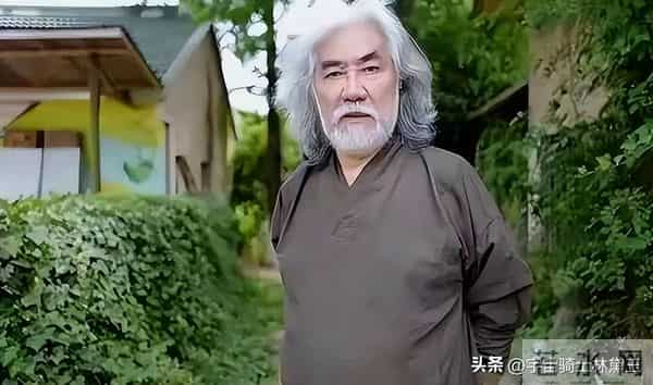 被指控涉嫌职务侵占百万才1天，张纪中被扒得精光，张艺谋说得对