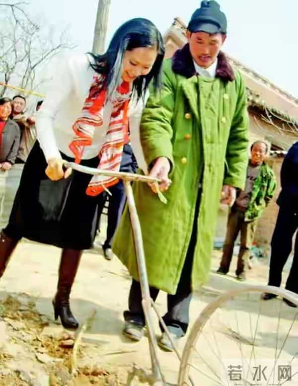 钱再多有什么用?如今56岁大衣哥的真实现状,给所有人提了个醒