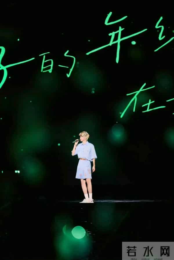 王源宜昌站开演！现场有惊喜大礼包～