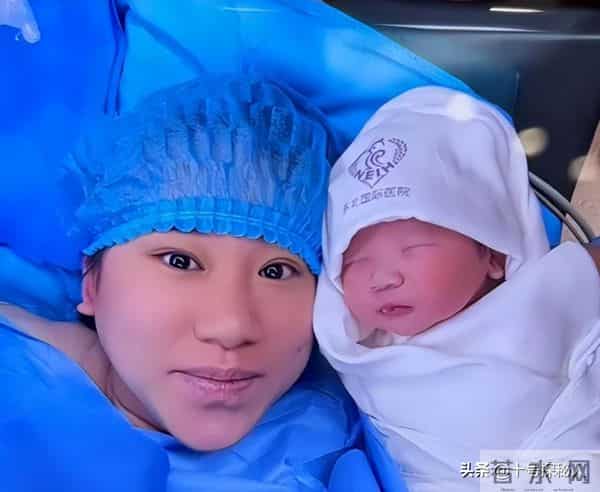 一手好牌打得稀烂！从春晚笑星到县城卖唱，丫蛋的今天怪不了别人