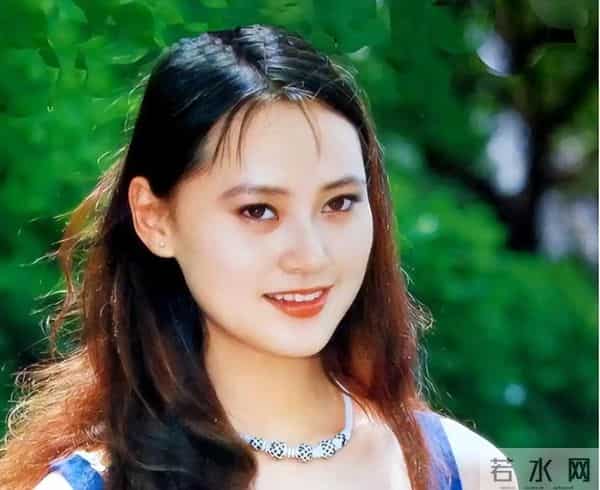 抛弃重病丈夫,甩掉著名导演,55岁再嫁比利时豪门的她现状怎样了