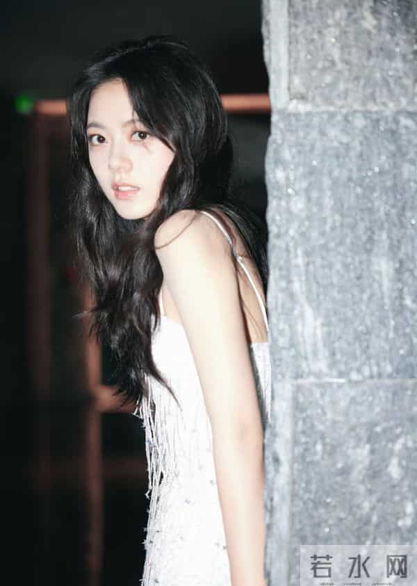 赵今麦 吊带短裙