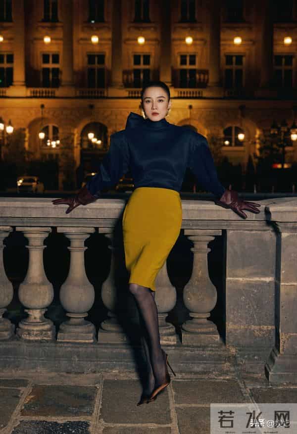 宋佳阿姨身穿黑丝袜,脚踩高跟真有韵味