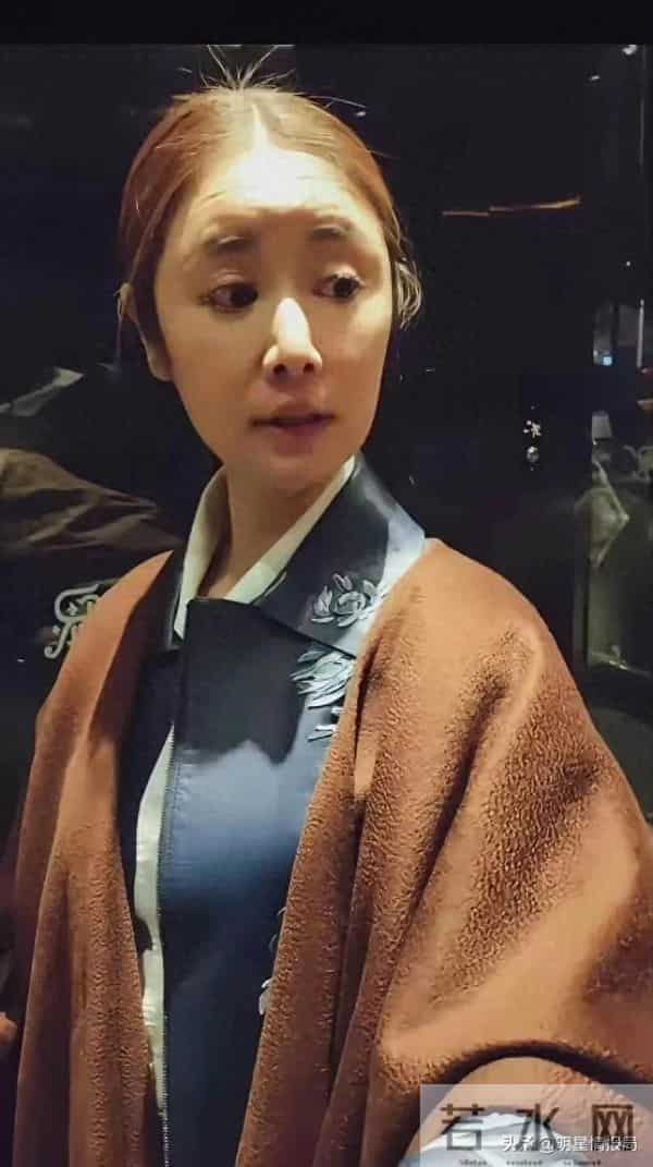 50岁林心如露脸怎么这样了，舍不得保养吗？