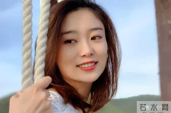 终究是梦醒了，不再被重用的央视主持人李七月，给内娱上了一课