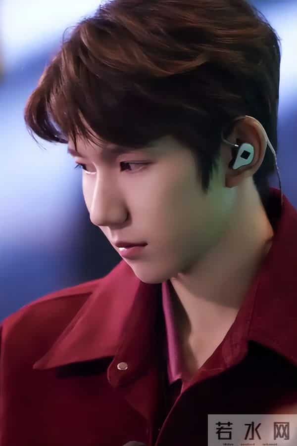 一场生日，戳穿25岁王源江湖地位，易烊千玺确实一个字都没说错