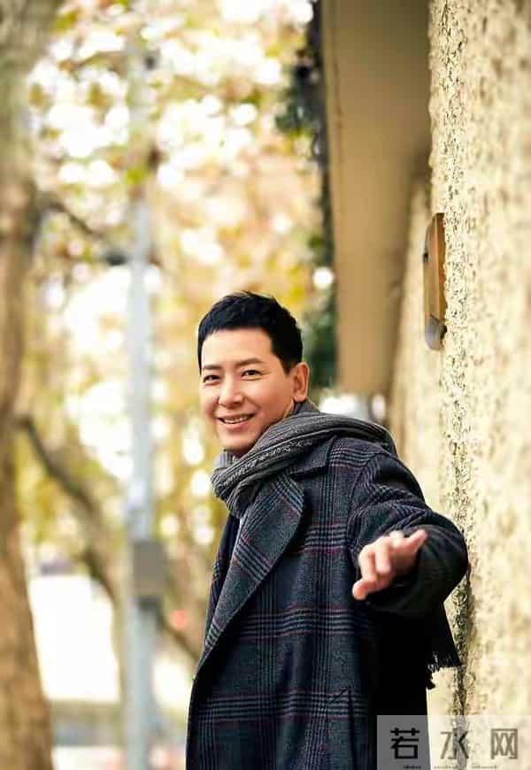 戴军现状：55岁仍未婚未育，定居泰国多年回杭州，瞿颖成他的亲人