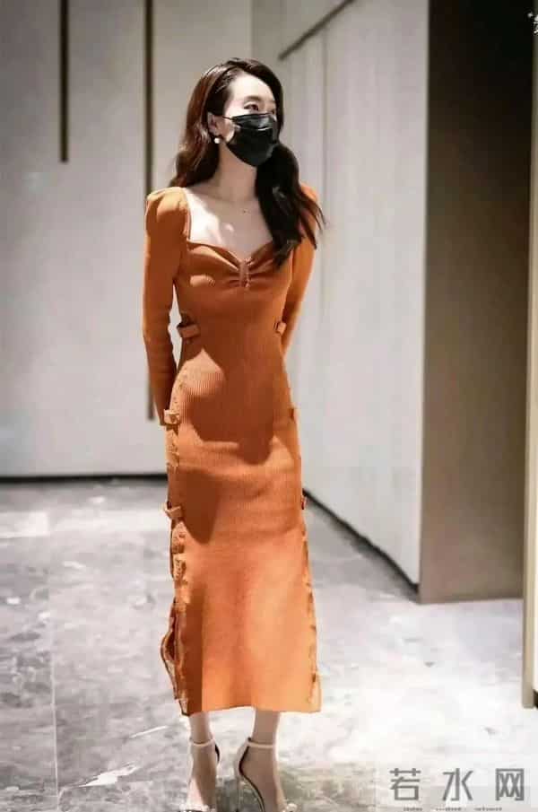 张小斐icon瘦得胸都没有了,居然还有小肚子,可见减肥真的太难了