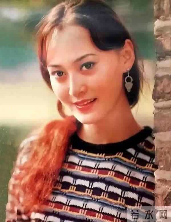 抛弃重病丈夫,甩掉著名导演,55岁再嫁比利时豪门的她现状怎样了