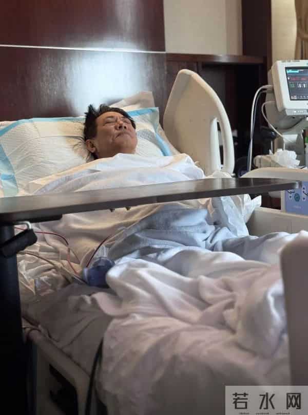 李连杰脱衣辟谣“换心脏”传闻；近期其发布多条视频精神饱满、头发乌黑，与年初憔悴状态对比鲜明引猜测