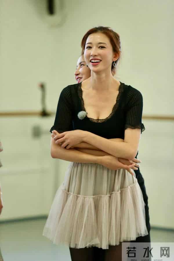 林志玲太过性感的厚黑紧身裤袜真有味道！人妻熟女的味道