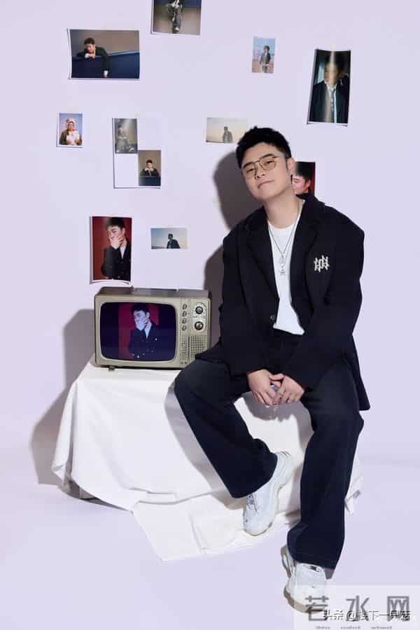 陈赫生日照凹造型耍帅 邓超喊话40岁了稳重点 鹿晗让他少吃小龙虾