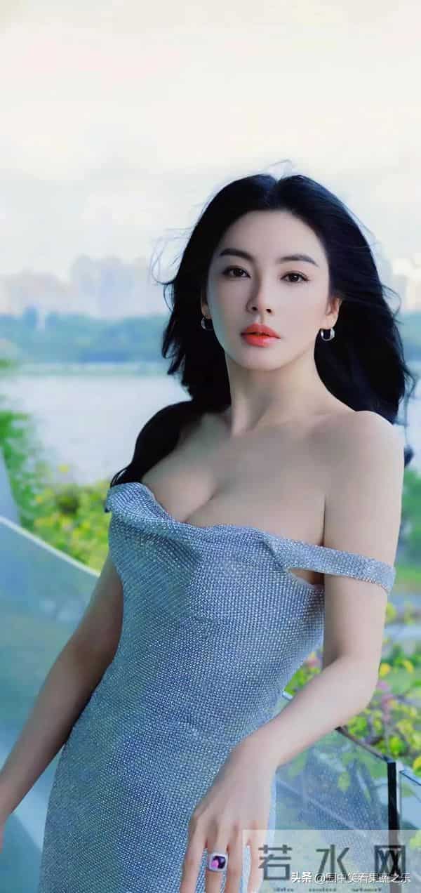 张雨绮 :集身材颜值气质于一身!