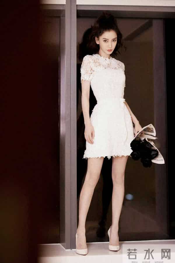 杨颖angelababy 白色蕾丝短裙,人漂亮腿好看