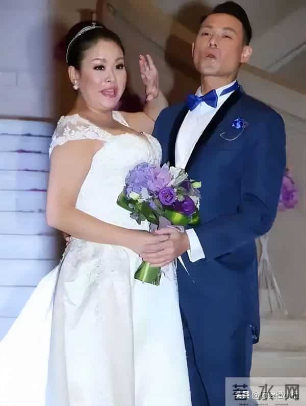 突发！香港知名男星哭着向网友求救，妻子患急性肝硬化没钱换肝？