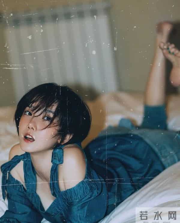 陈小芸光脚丫妆造精选