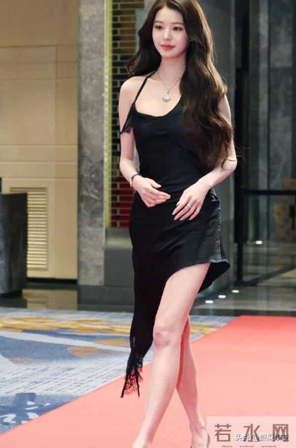 张元英的身材比例，这个腿部线条真迷人