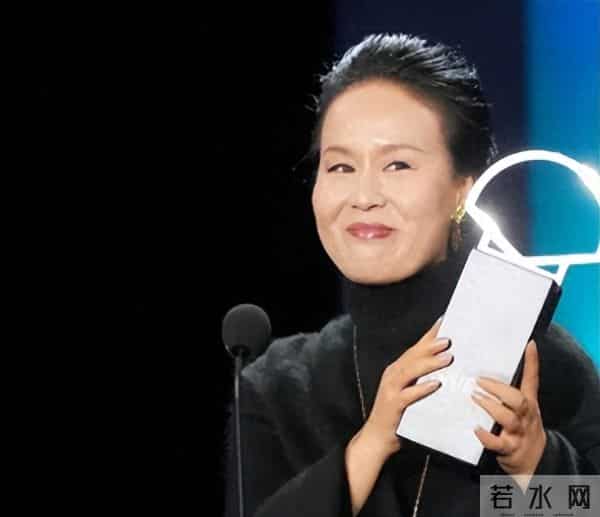 杀夫坐牢16年,惨遭亲儿子记恨,出狱后她以素人身份拿下国际影后