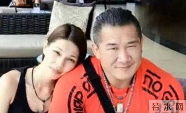 馆长陈之汉和李依芯的爱情故事