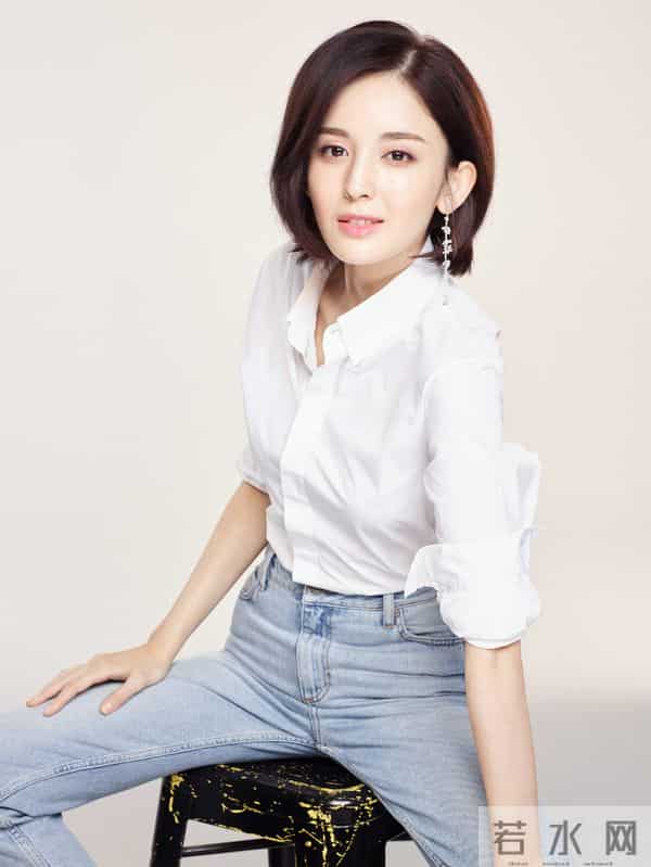 娜扎短发衬衫牛仔裤高跟鞋