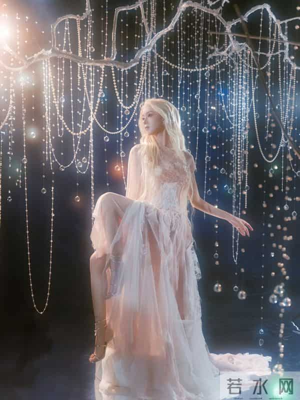 陈瑶金发造型:坠入幻梦的精灵系美学