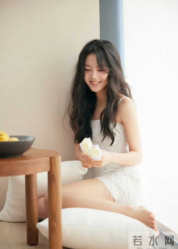 赵今麦 吊带短裙