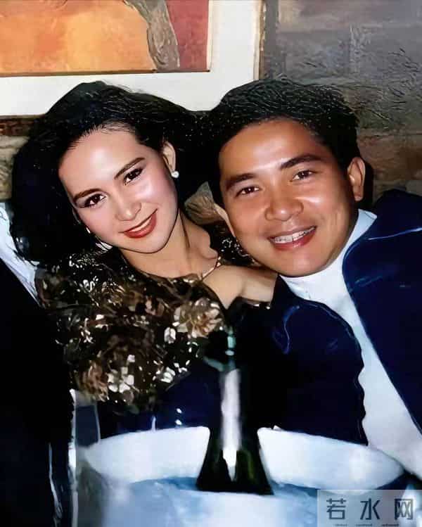 何超琼接32棒火炬,是因为陈百强去世32周年吗,两人虐恋四阶段