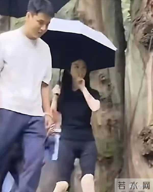 天呐。这是景甜？突然就理解，张继科为什么要分手了。