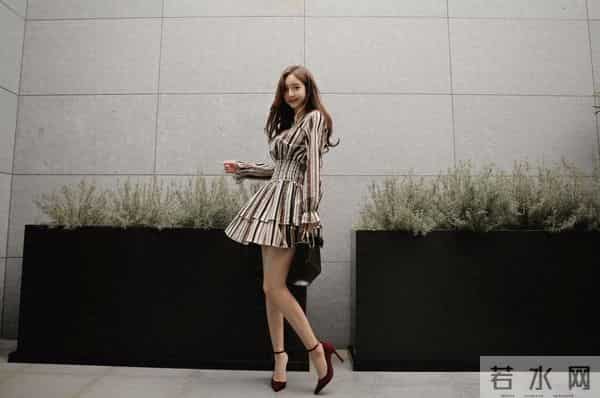 孙允珠 菱形炫彩花纹调和蛋糕裙