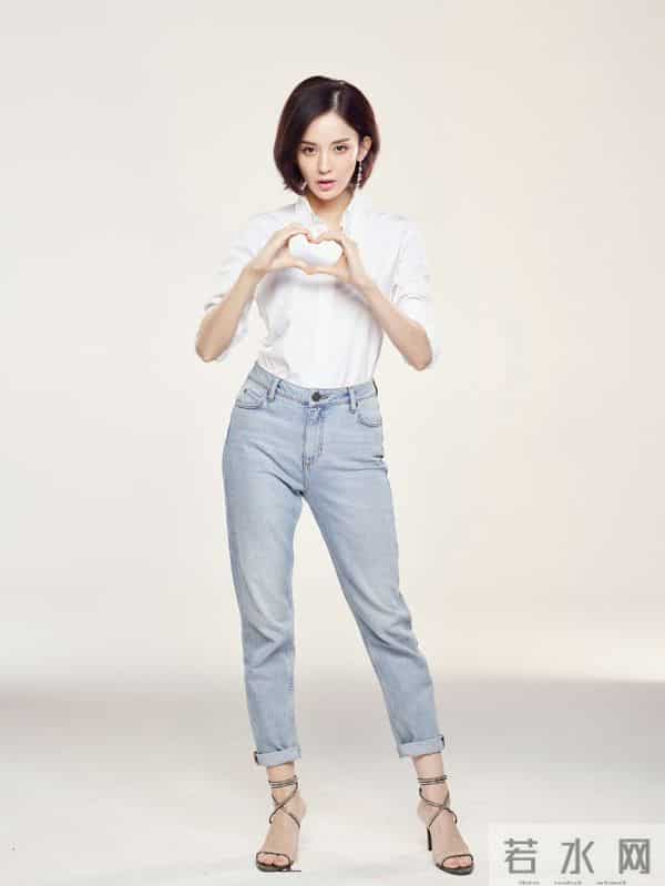 娜扎短发衬衫牛仔裤高跟鞋