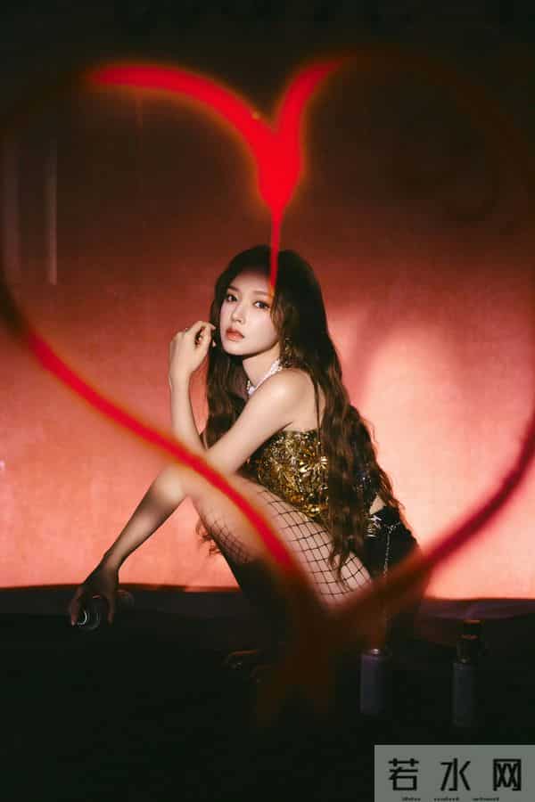 程潇金色妖姬黑色渔网,耀眼夺目