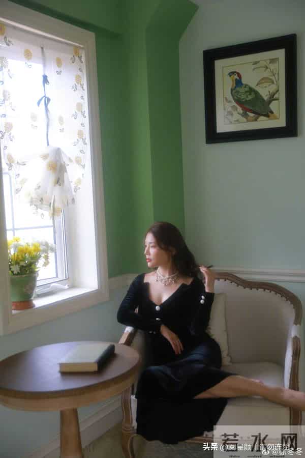 徐冬冬 大嫂美起来很上头 红裙倩影 化身温柔萌妹