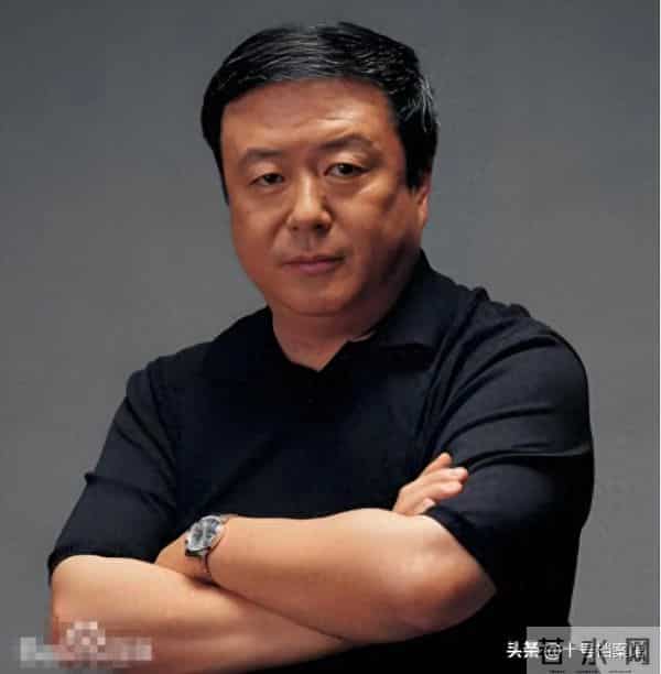 73岁导演尤小刚三婚两离，娶小30岁美女演员，64岁老来得子终圆梦