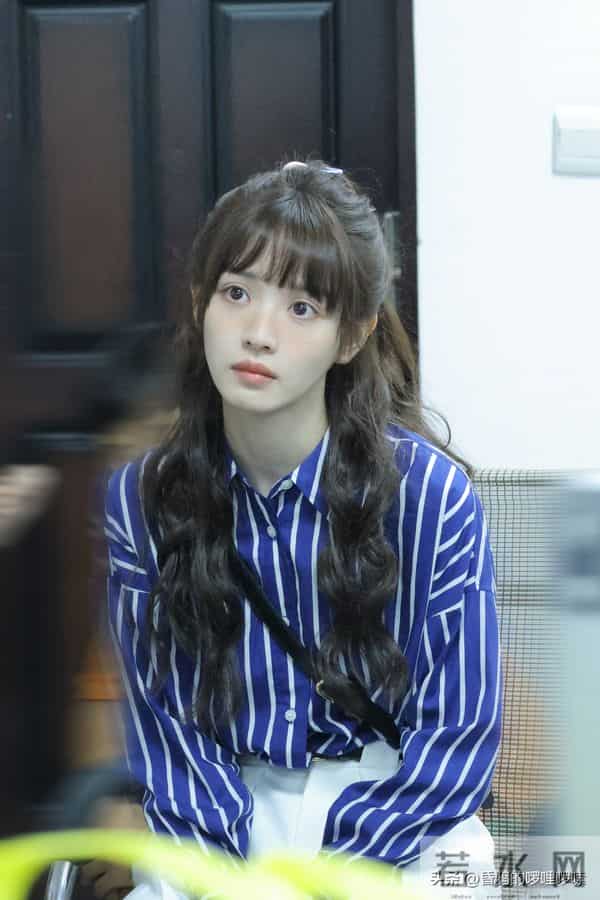 甜妹天花板 vs 四千年美女!田曦薇鞠婧祎谁更受网友喜欢?