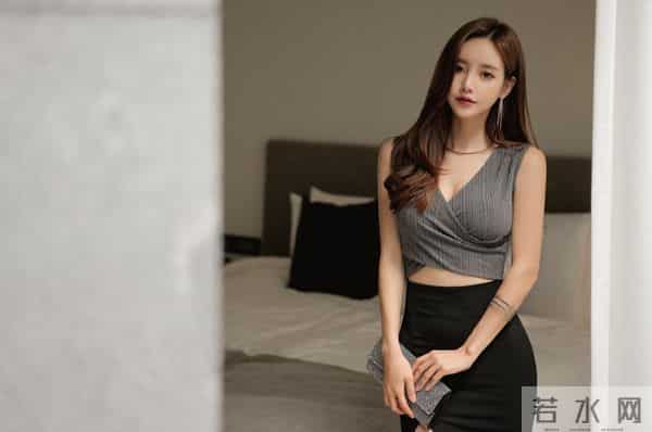 孙允珠 麻灰绞花娇小背心连衣裙