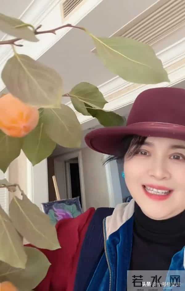 73岁导演尤小刚三婚两离，娶小30岁美女演员，64岁老来得子终圆梦