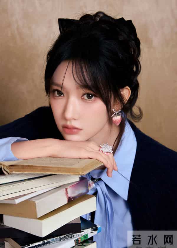 程潇黑丝连衣裙