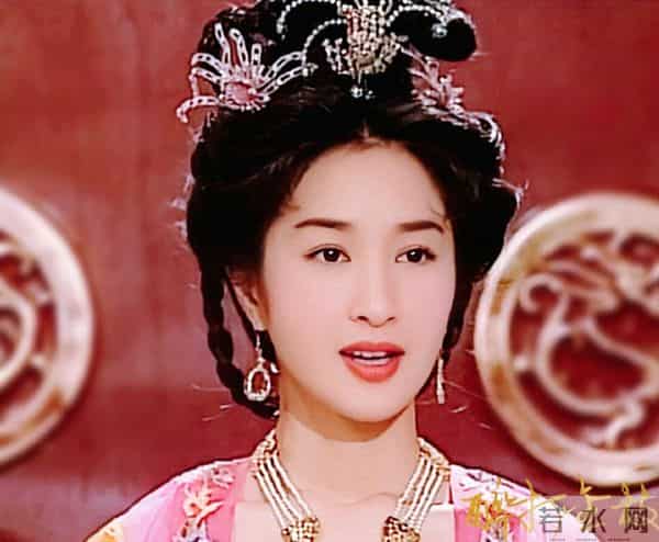 61岁关咏荷罕见露面,赴一场20年之约,状态极佳仍然很漂亮