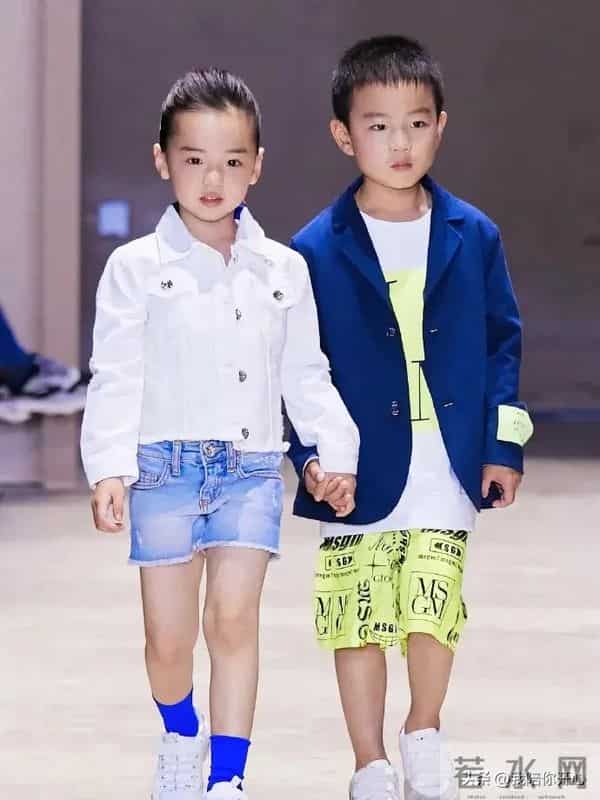 佟大为儿子与董璇女儿同框照曝光!网友:这难道是所谓的青梅竹马