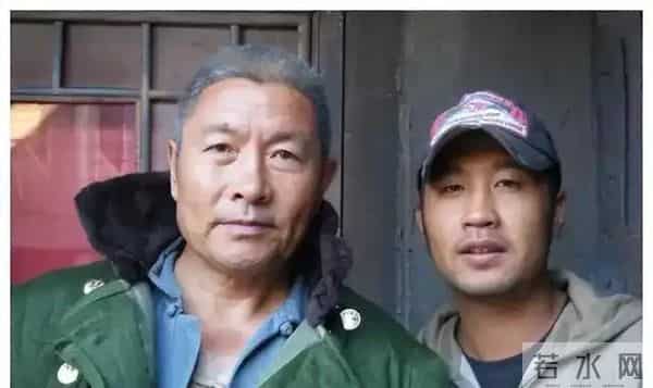 从草根到国家一级演员,拍戏赚的钱给老婆,但帅气儿子成他的心病