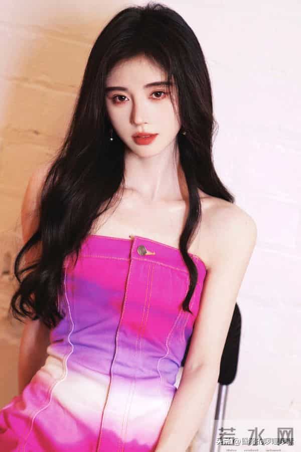 甜妹天花板 vs 四千年美女!田曦薇鞠婧祎谁更受网友喜欢?