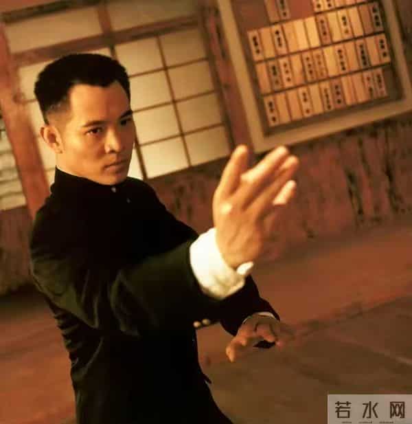 网传李连杰移植了已故少林武僧秋风的心脏！李连杰被逼脱衣自证