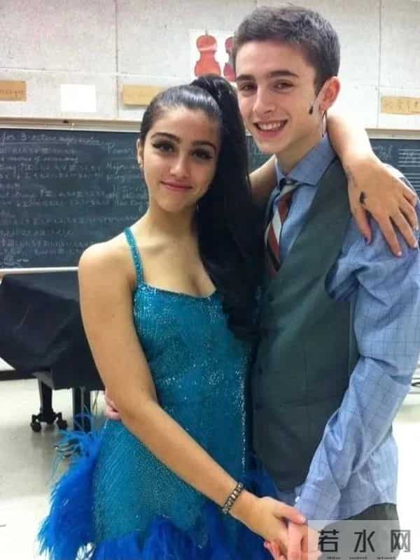 67岁麦当娜新恋情曝光，机场同框炸场，29岁男友成“青春续命符”