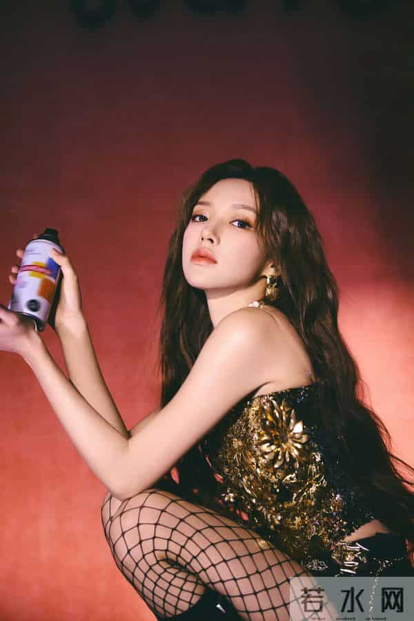 程潇金色妖姬黑色渔网,耀眼夺目