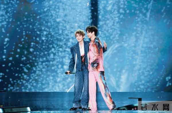 一场生日，戳穿25岁王源江湖地位，易烊千玺确实一个字都没说错