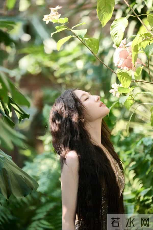 李兰迪,长开了,也长大了